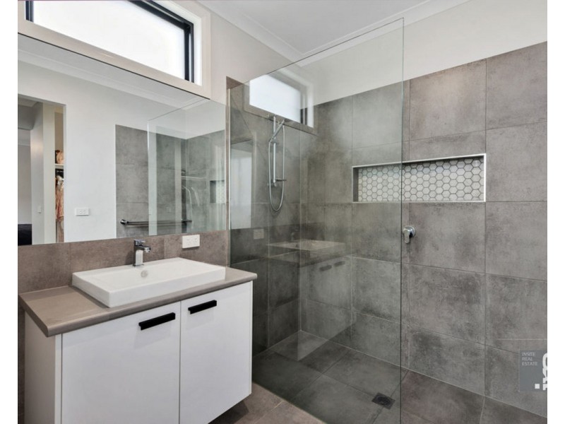 24 Arlington Park Avenue, Wangaratta VIC 3677