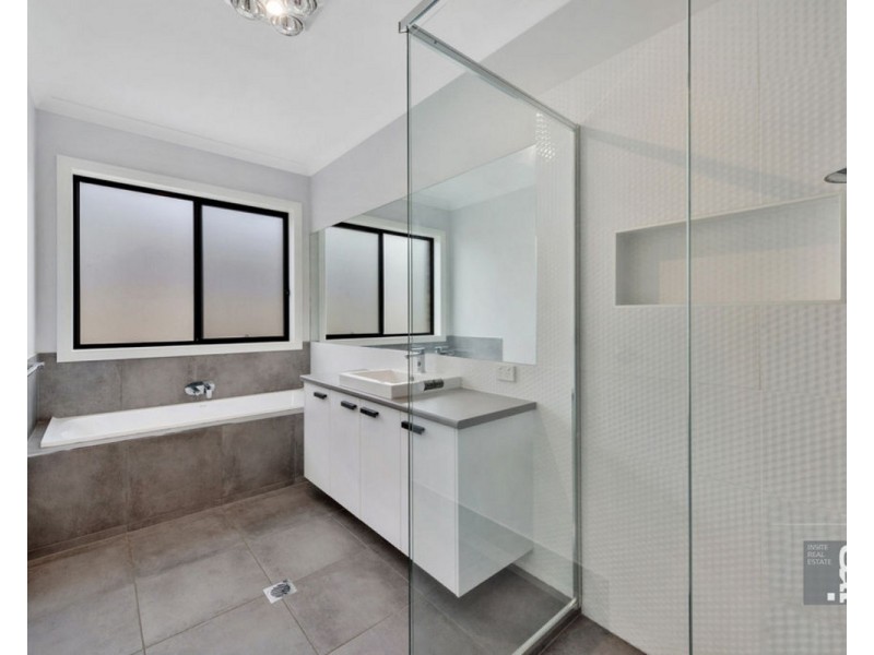 24 Arlington Park Avenue, Wangaratta VIC 3677