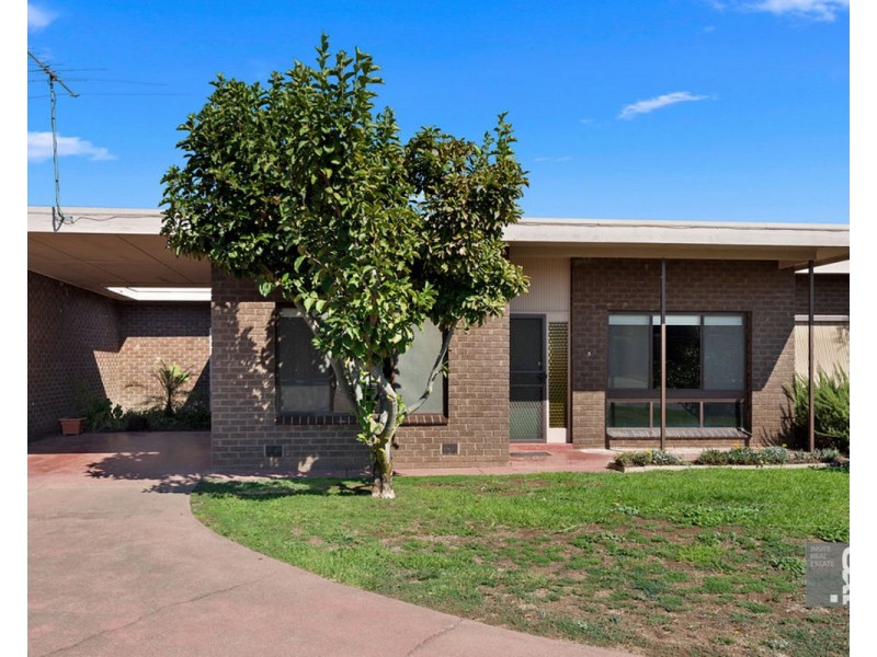 2/4 Caraselle Avenue, Wangaratta VIC 3677