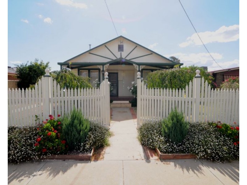 15 Burns Street, Wangaratta VIC 3677