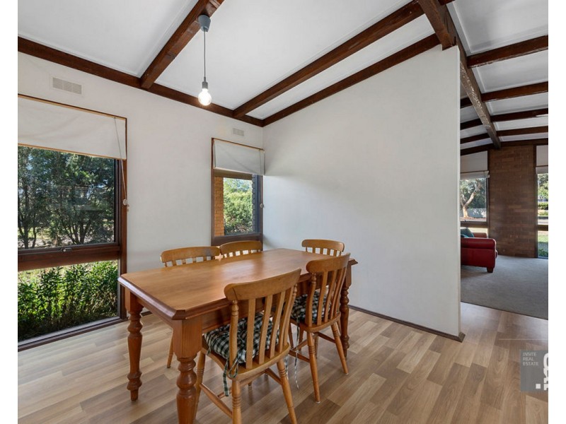 11 Simpson Street, Oxley VIC 3678