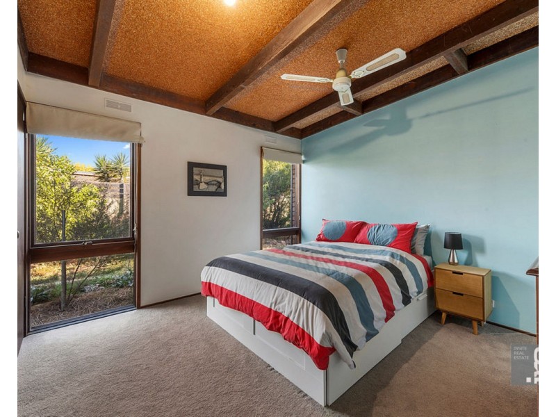 11 Simpson Street, Oxley VIC 3678