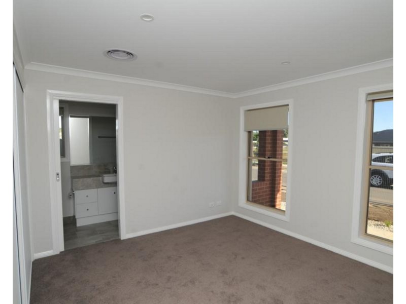 28 Dalwhinnie Drive, Wangaratta VIC 3677