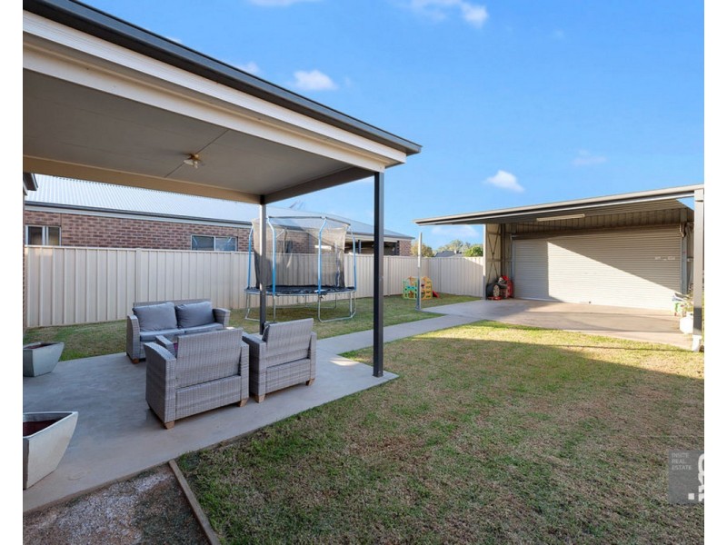 9 Creek View End, Wangaratta VIC 3677