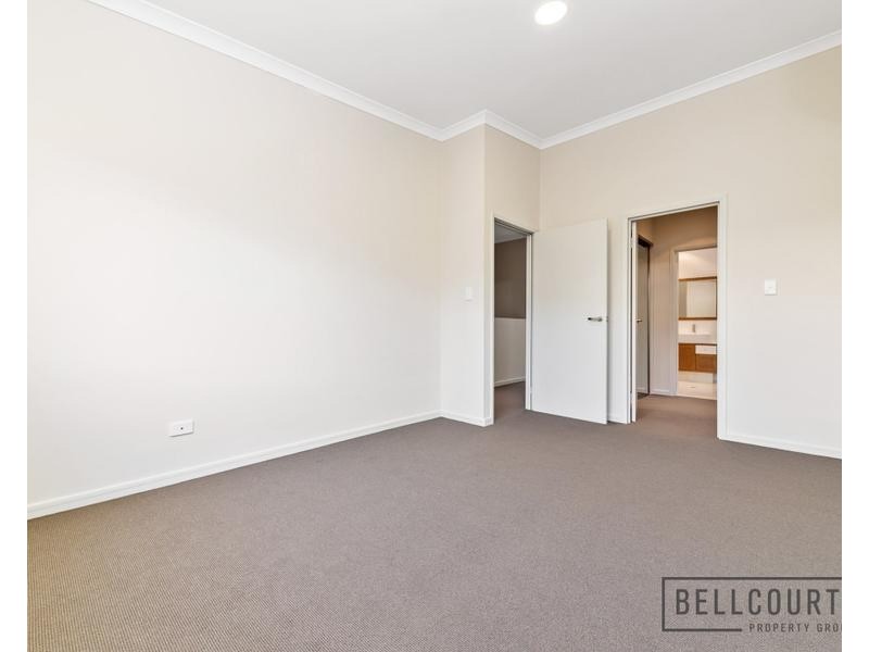 49 Mcglinn Way, Cloverdale WA 6105