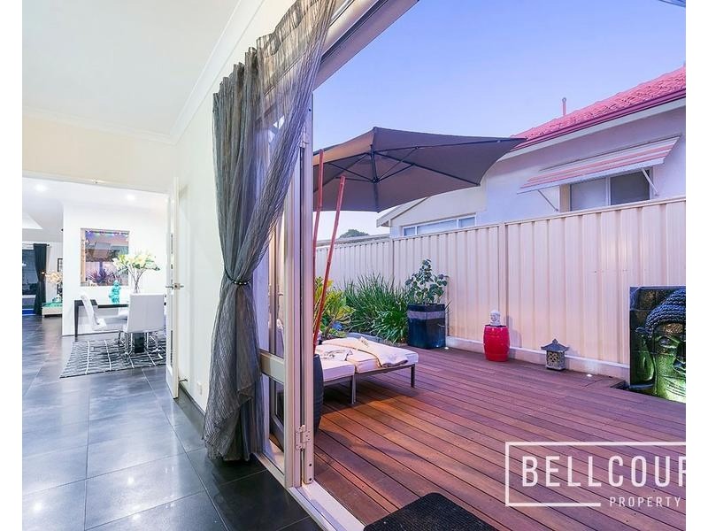 12A Henning Crescent, Manning WA 6152