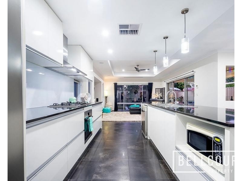 12A Henning Crescent, Manning WA 6152