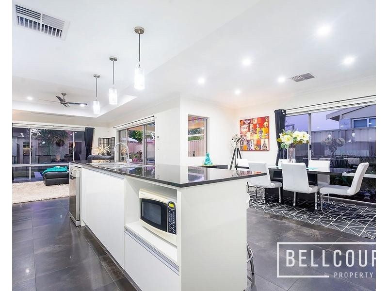 12A Henning Crescent, Manning WA 6152