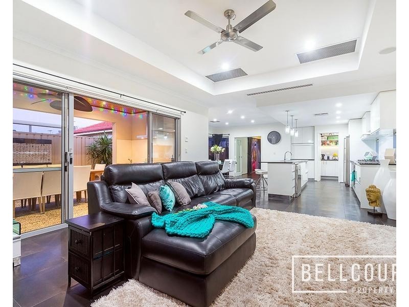 12A Henning Crescent, Manning WA 6152