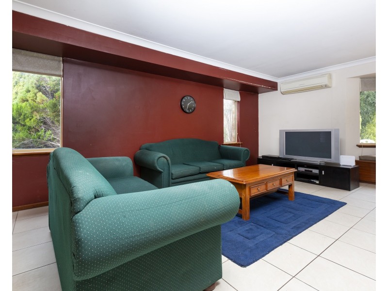 2 Bosworth Place, Leeming WA 6149