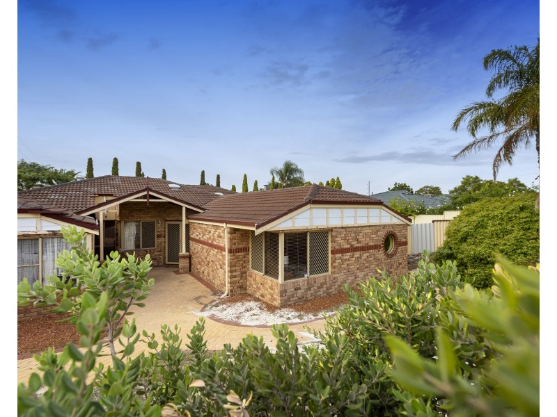 2 Bosworth Place, Leeming WA 6149