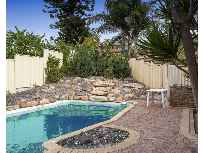 2 Bosworth Place, Leeming WA 6149
