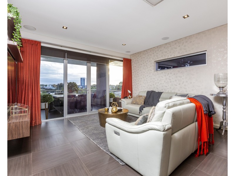 156A Robert Street, Como WA 6152
