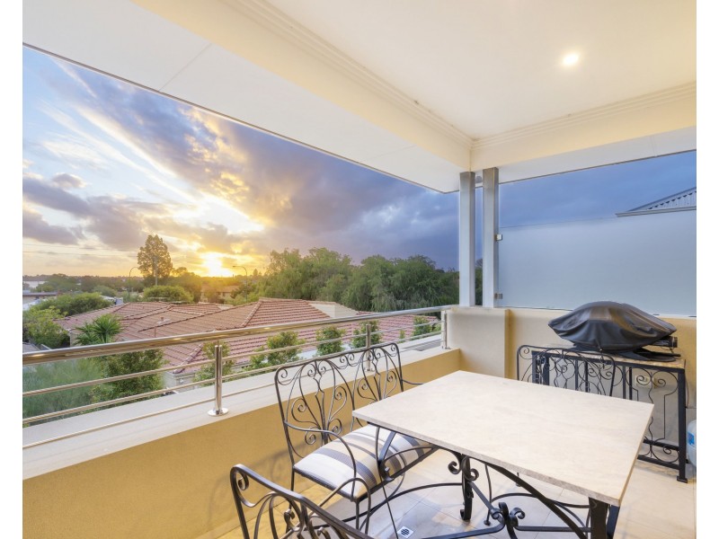 2/29 Comer Street, Como WA 6152