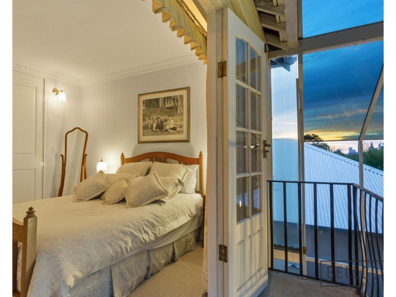 212 Douglas Avenue, Kensington WA 6151