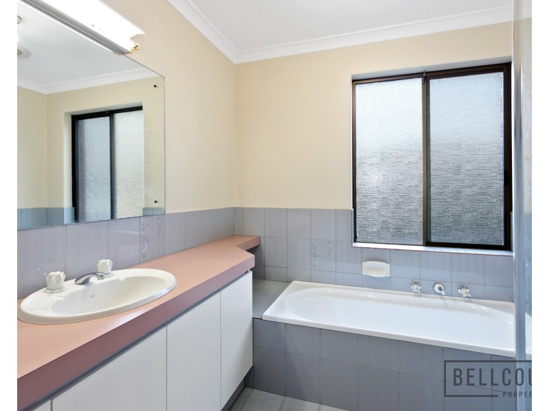 2/15 Coolidge Street, Como WA 6152