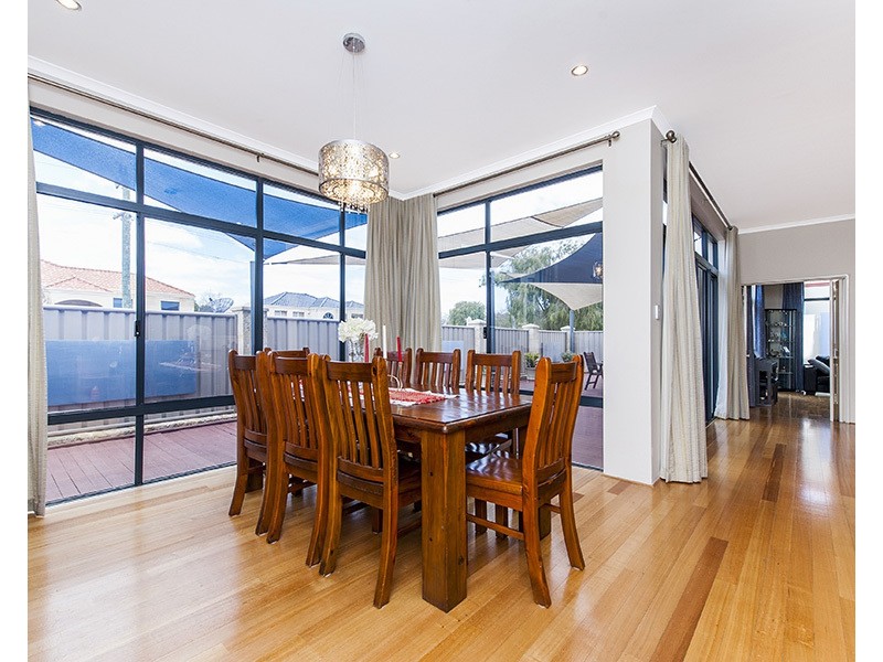 45 Gentilli Way, Salter Point WA 6152