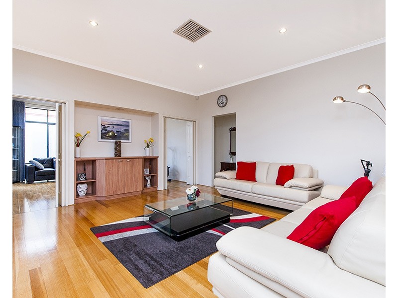 45 Gentilli Way, Salter Point WA 6152