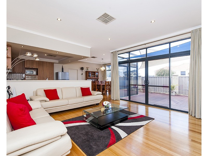 45 Gentilli Way, Salter Point WA 6152