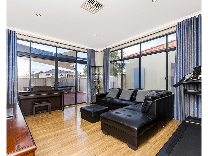 45 Gentilli Way, Salter Point WA 6152