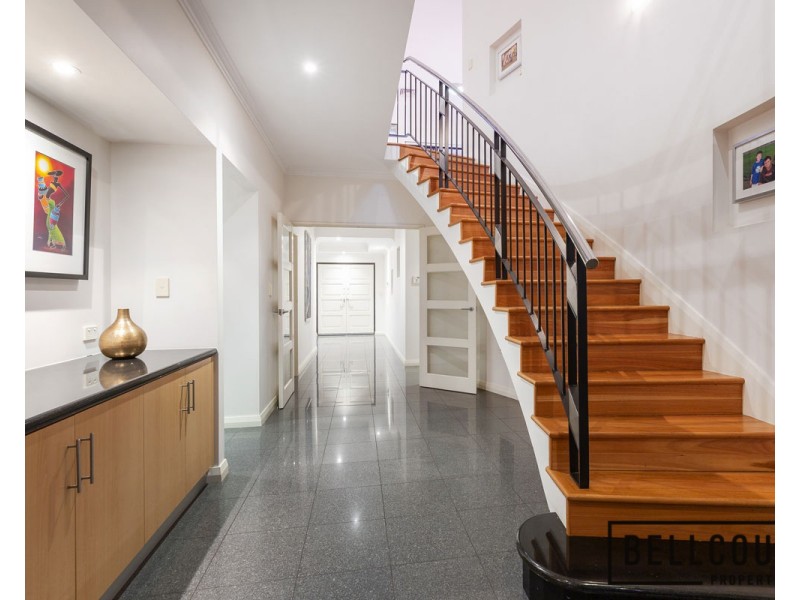 17 Stitfold Promenade, Salter Point WA 6152