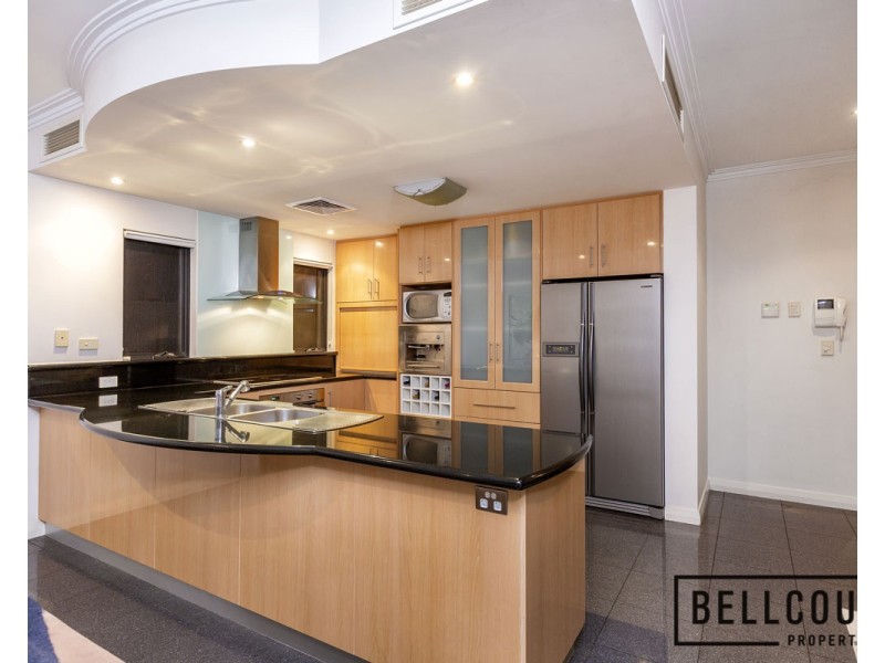17 Stitfold Promenade, Salter Point WA 6152