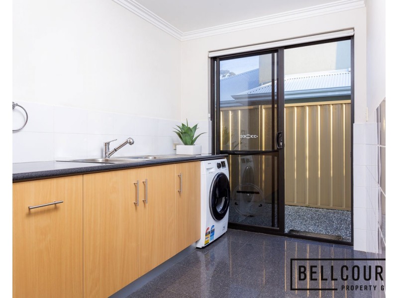 17 Stitfold Promenade, Salter Point WA 6152