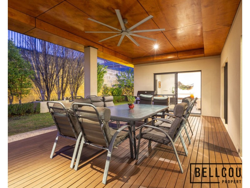 17 Stitfold Promenade, Salter Point WA 6152
