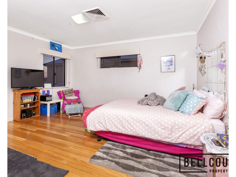 17 Stitfold Promenade, Salter Point WA 6152