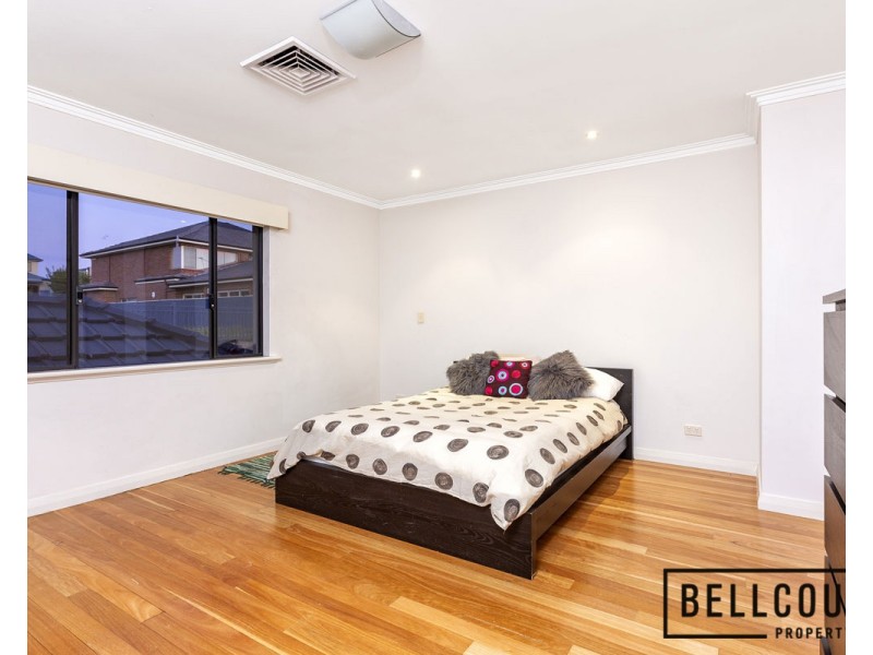 17 Stitfold Promenade, Salter Point WA 6152