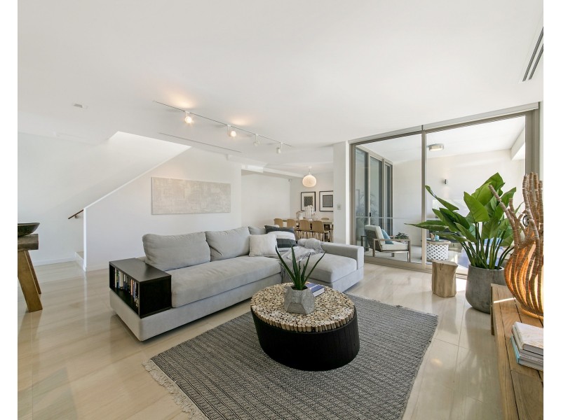 23/23 Ocean Drive, North Coogee WA 6163