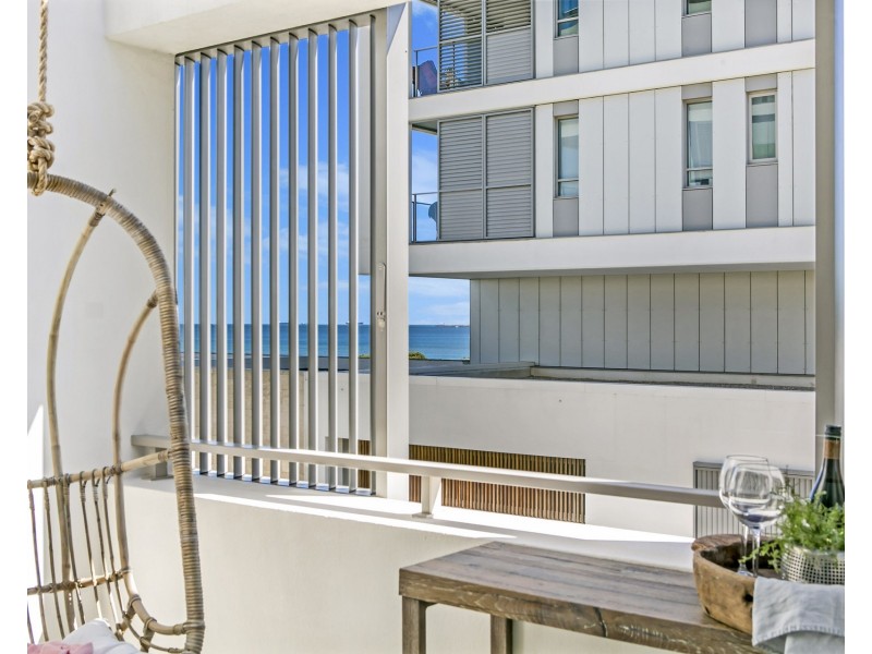 23/23 Ocean Drive, North Coogee WA 6163