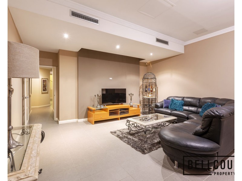 31 Pepler Avenue, Salter Point WA 6152