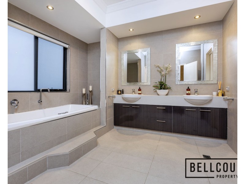 31 Pepler Avenue, Salter Point WA 6152