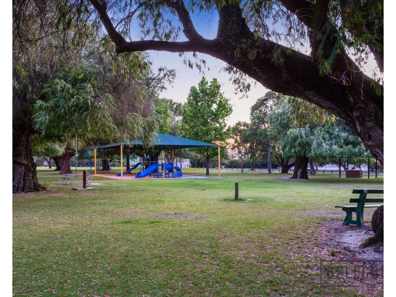 2/112 Mary Street, Como WA 6152