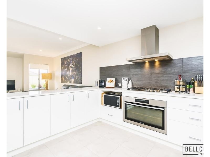 14 Watershed Way, Pearsall WA 6065