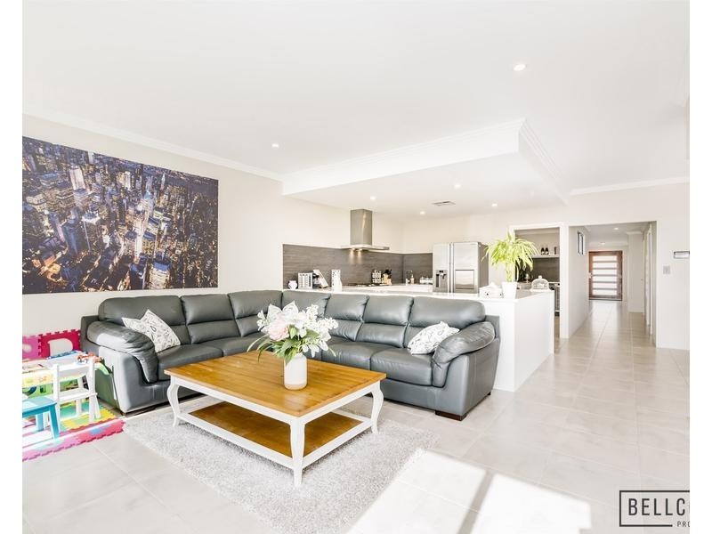 14 Watershed Way, Pearsall WA 6065