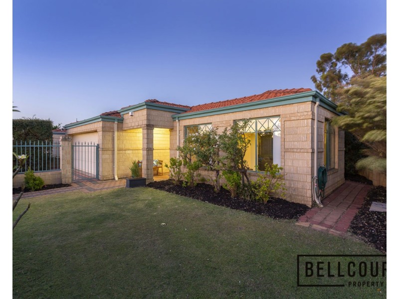 11 Mullingar Close, Waterford WA 6152