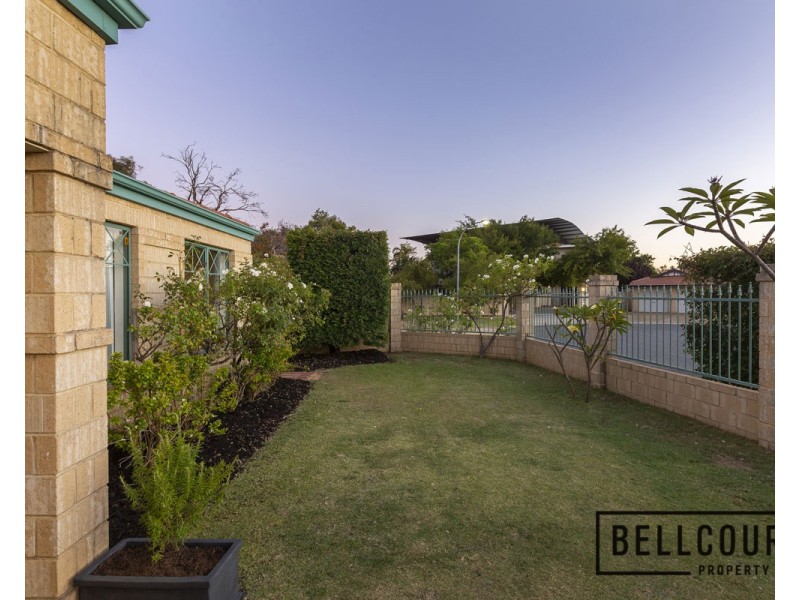 11 Mullingar Close, Waterford WA 6152