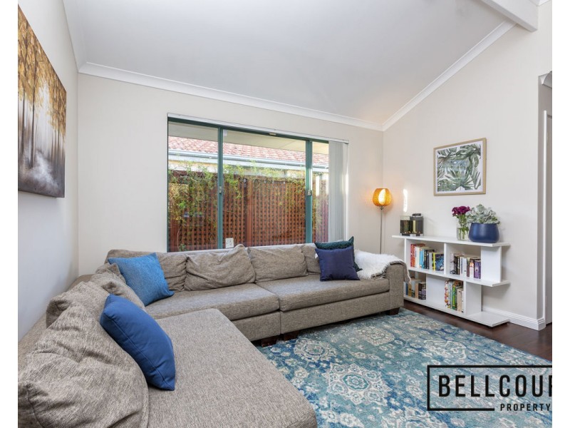 11 Mullingar Close, Waterford WA 6152