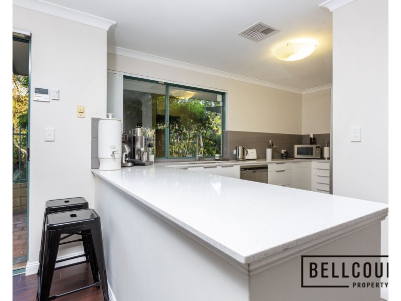 11 Mullingar Close, Waterford WA 6152