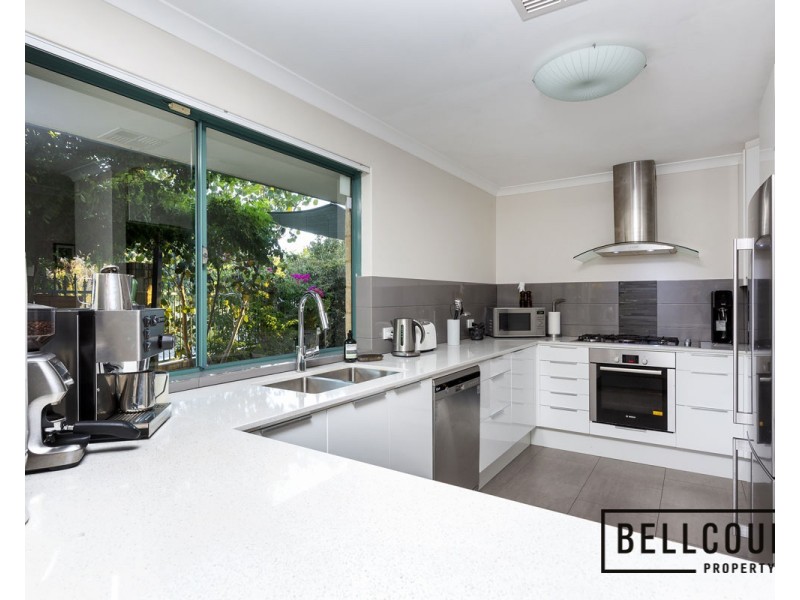 11 Mullingar Close, Waterford WA 6152