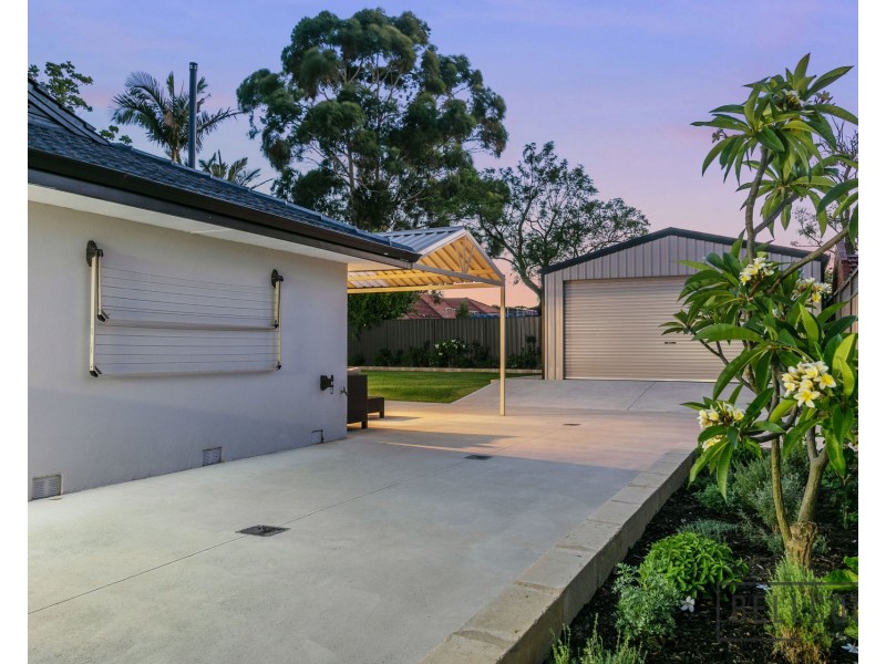 14 Kingsall Road, Attadale WA 6156