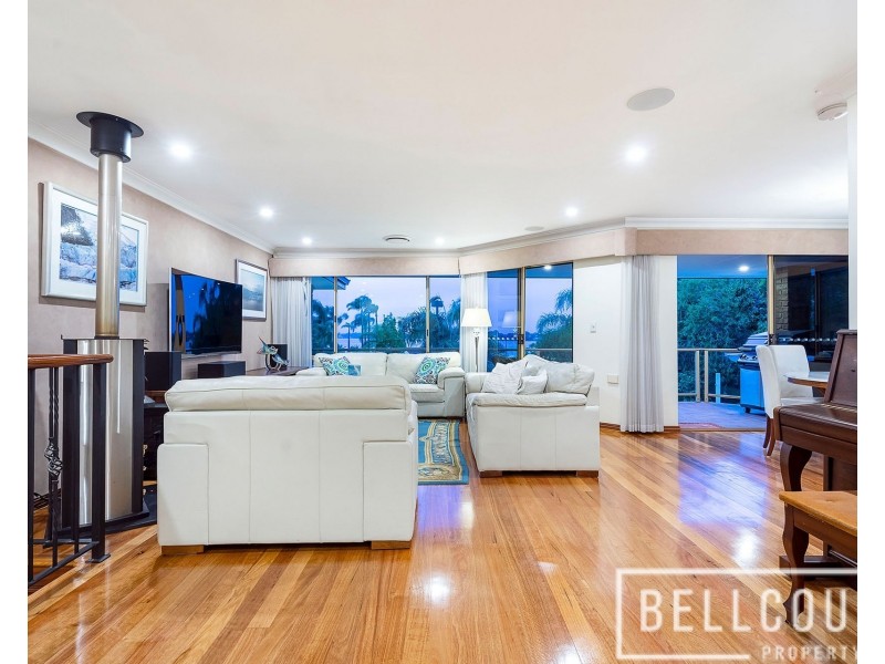 166 River Way, Salter Point WA 6152