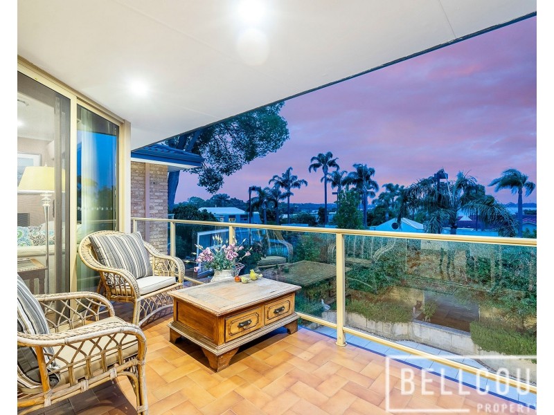 166 River Way, Salter Point WA 6152
