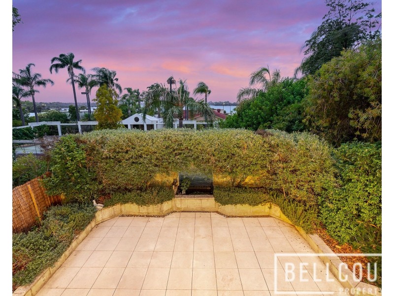 166 River Way, Salter Point WA 6152