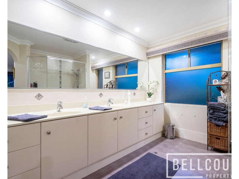 166 River Way, Salter Point WA 6152