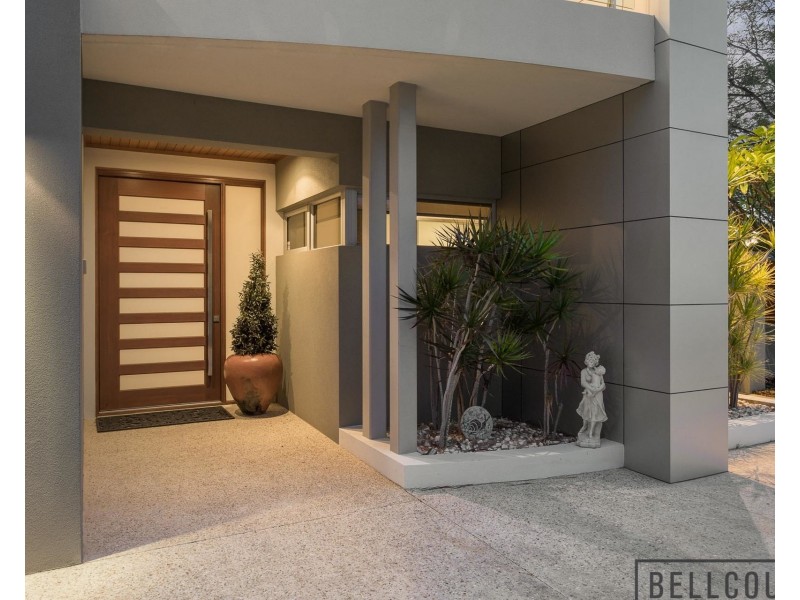 11 Letchworth Centre Avenue, Salter Point WA 6152
