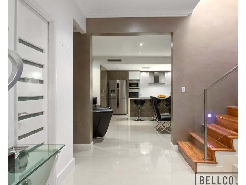 11 Letchworth Centre Avenue, Salter Point WA 6152
