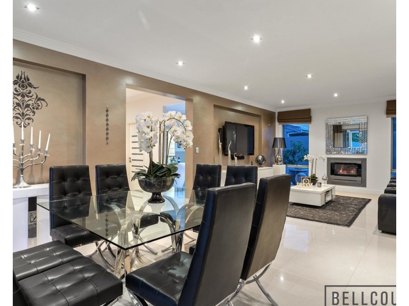 11 Letchworth Centre Avenue, Salter Point WA 6152